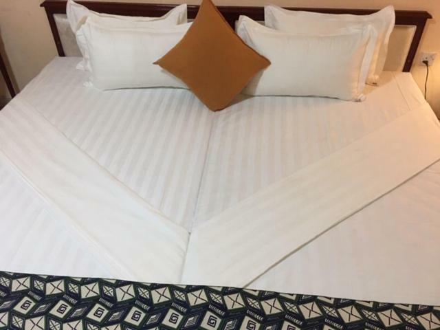 קומסי Mikaddo City Inn מראה חיצוני תמונה